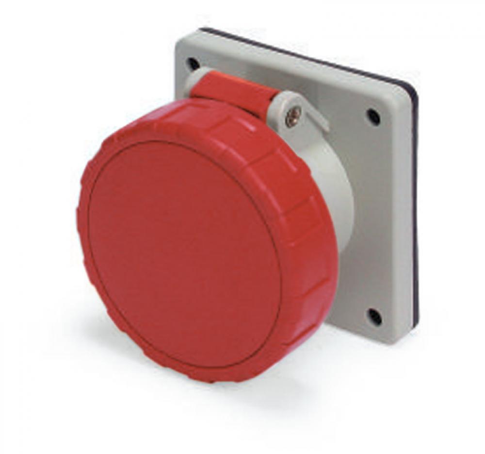 IP67 P M SOCKET 32A WATERTIGHT